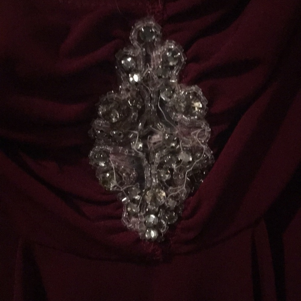 Maroon top - Picture 2 of 3